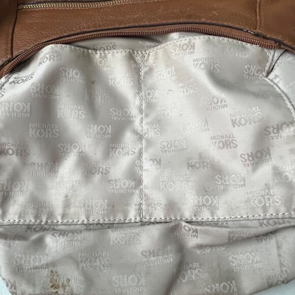 Michael Kors Crossbody Bag Pebbled Leather Fringe Tassel Gold Tone Hardware Logo - Picture 15 of 16